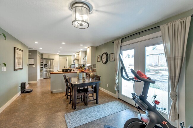 Building Photo - Wonderfully Updated Ranch Home in Bethany near Rock Creek, Westview High School and Sommerset W. ...