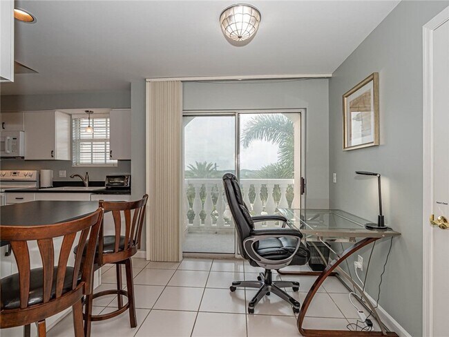 Building Photo - 5670 Jimmy Buffett Mem Hwy