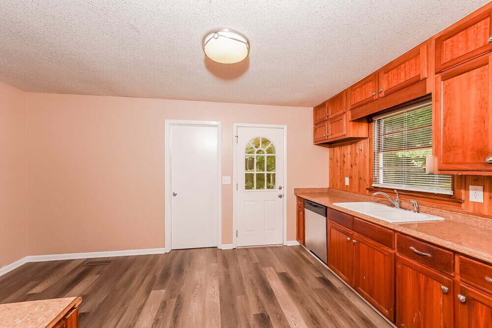 Building Photo - 417 19th Terrace NE