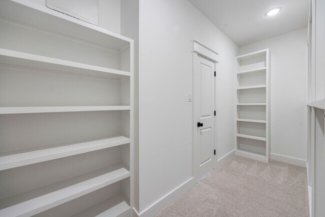 Building Photo - 9311 Montridge Dr