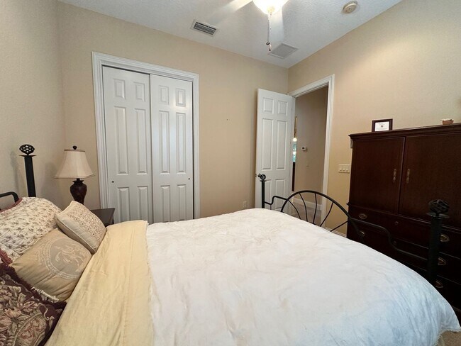 Building Photo - Gated Community! Walking Distance to the B...