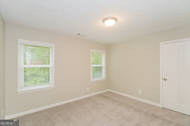 Building Photo - 5501 Reynard Trail