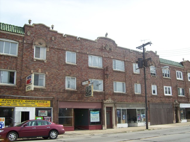 Primary Photo - 1524 Broadway