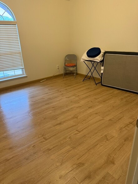 Building Photo - 610 Butternut Dr