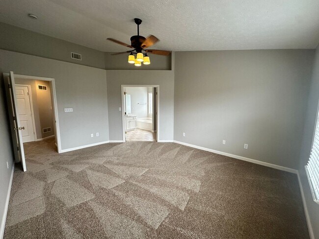 Building Photo - 9215 Eminence Ct