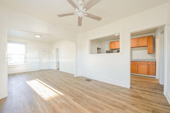 Building Photo - 4902 Meade St