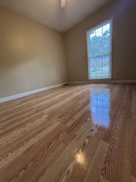Building Photo - 560 Grimes Pl