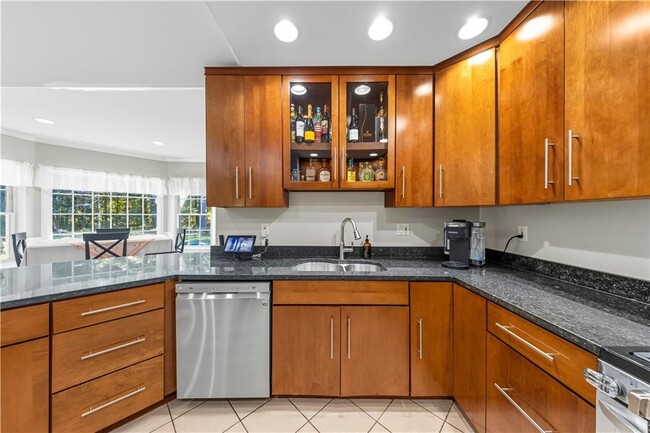 Building Photo - 9 Ridge Rd