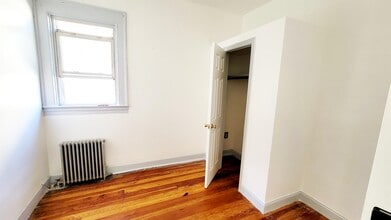 Building Photo - 535 E 29th St