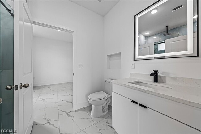 Building Photo - 3813 25th St SW