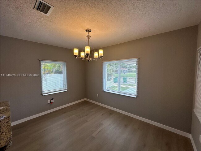 Building Photo - 1436 SW 21st St