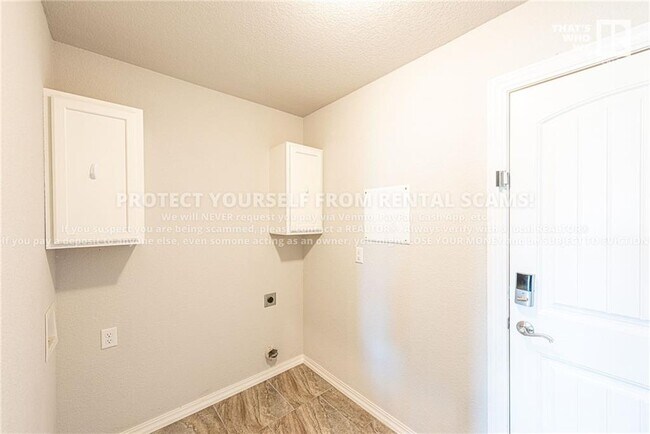 Building Photo - 1111 Tulip St