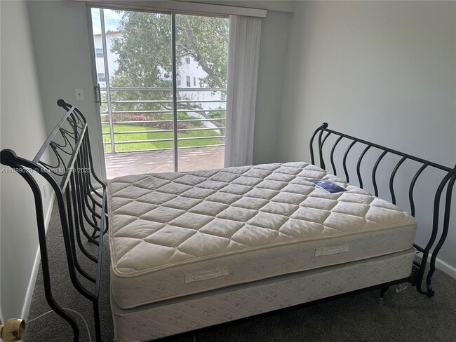 Building Photo - 365 Brighton I