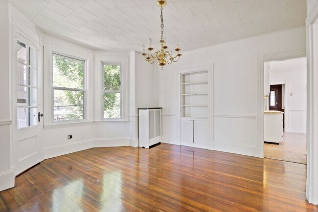 Building Photo - 29 Gibbens St