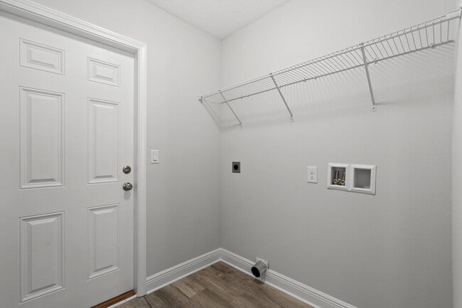 Building Photo - 571 Riverwalk Cir