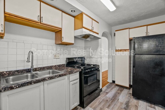 Building Photo - 6605 Barken Ave