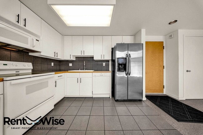 Building Photo - 68 McCoppin St