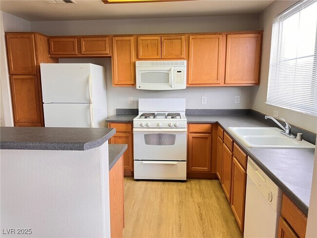 Building Photo - 833 Aspen Peak Loop