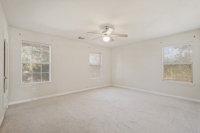 Building Photo - 29650 Legends Green Dr