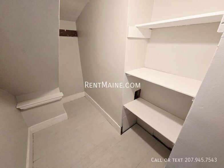 Building Photo - 402-404 Hammond Street