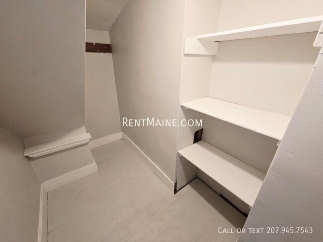 Building Photo - 402-404 Hammond Street-Apt. #3