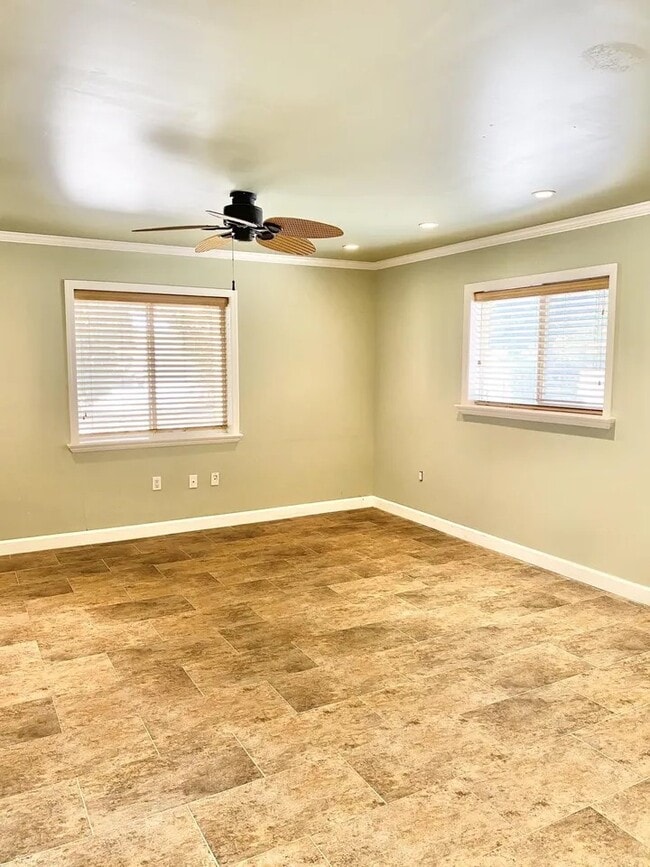 Building Photo - 263 Gardenia St