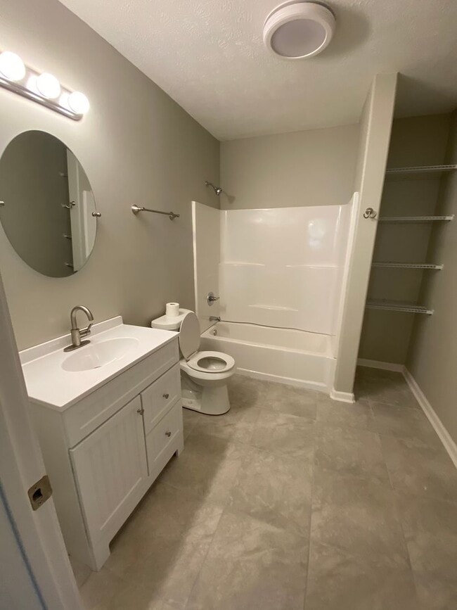 Building Photo - 2915 Enterprise Blvd