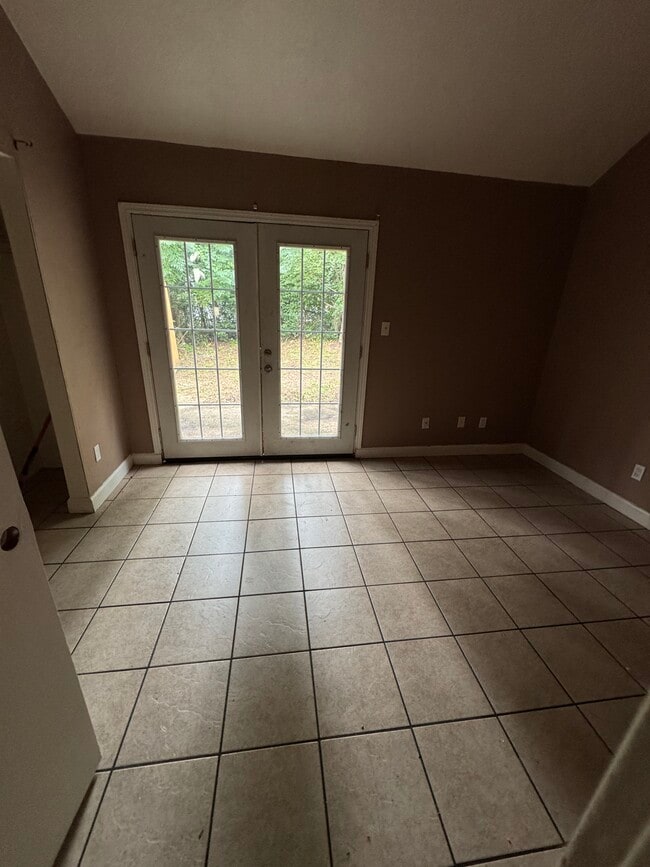 Building Photo - 1860 Nekoma Ct