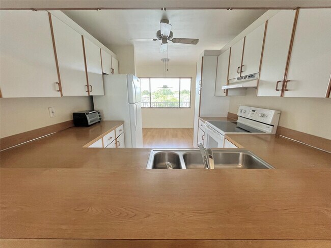 Building Photo - 9691 N Belfort Cir