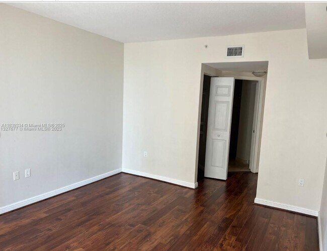 Building Photo - 1745 E Hallandale Beach Blvd