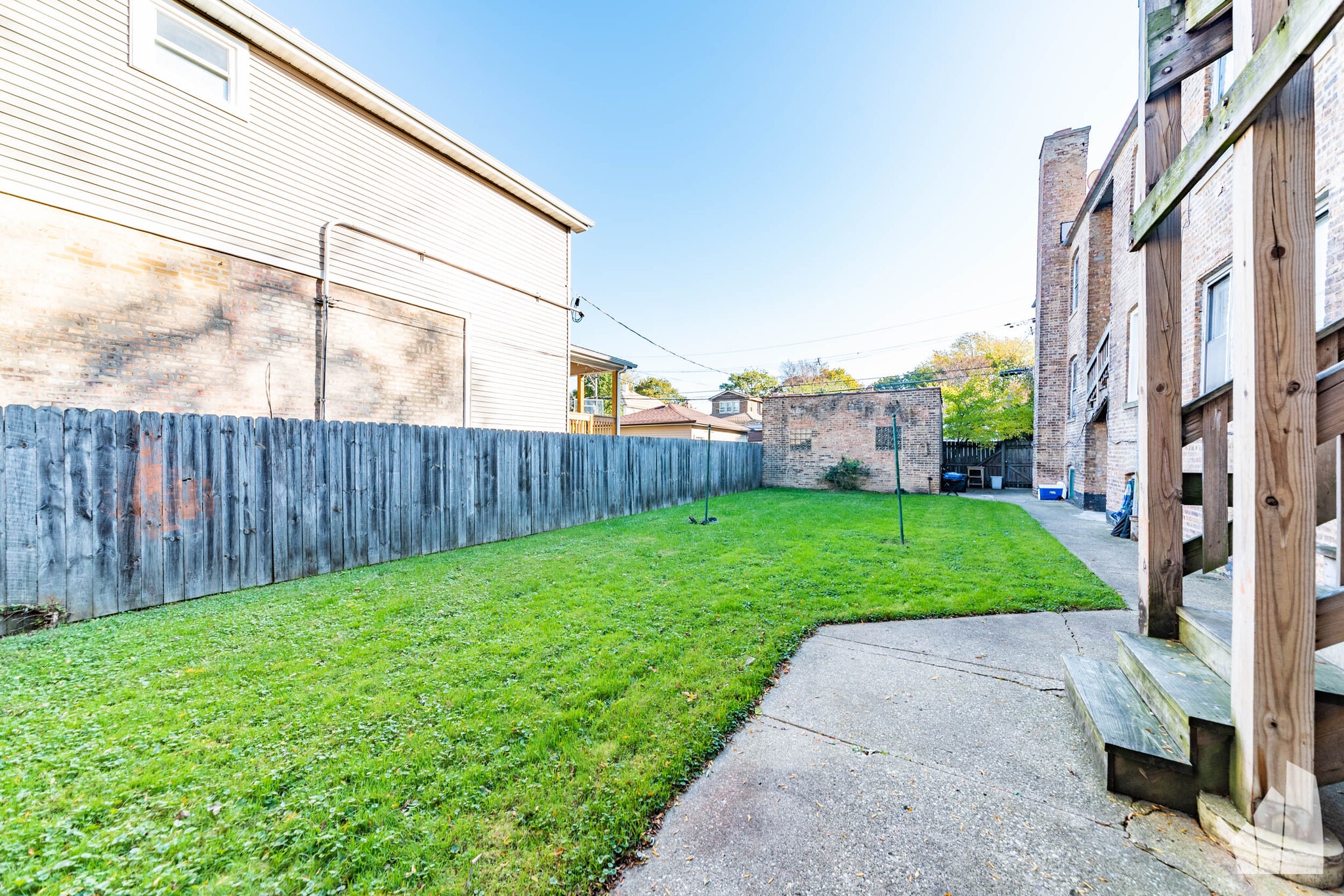 Building Photo - 2654 W Ardmore Ave