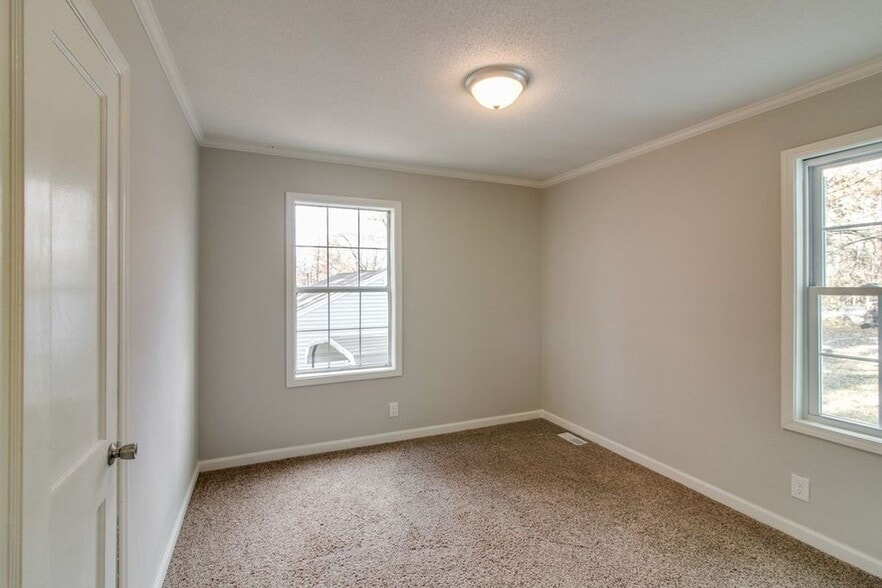 Building Photo - 713 Ridgecrest Dr