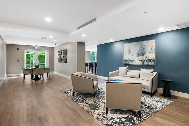 Building Photo - 715 Bayshore Dr