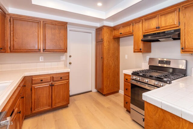 Building Photo - 985 Hawthorne Ln