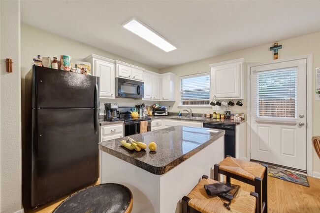 Building Photo - 4611 Snowdrop Ct