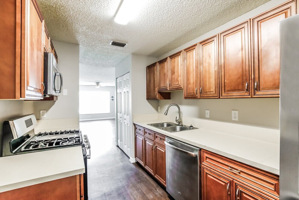 Building Photo - 18221 NW 40th Ct