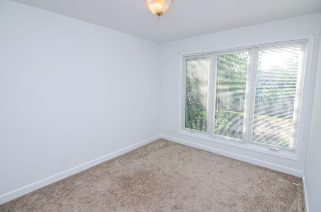 Building Photo - Quaint East Nashville Town Home