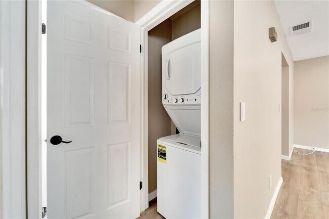 Building Photo - 1462 Cleveland St