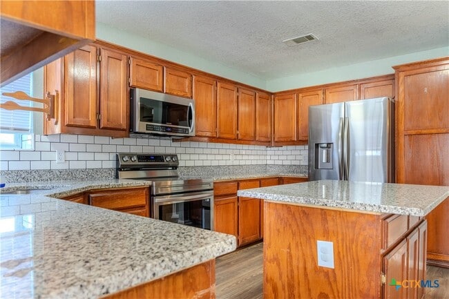 Building Photo - 4101 Whispering Oak Dr