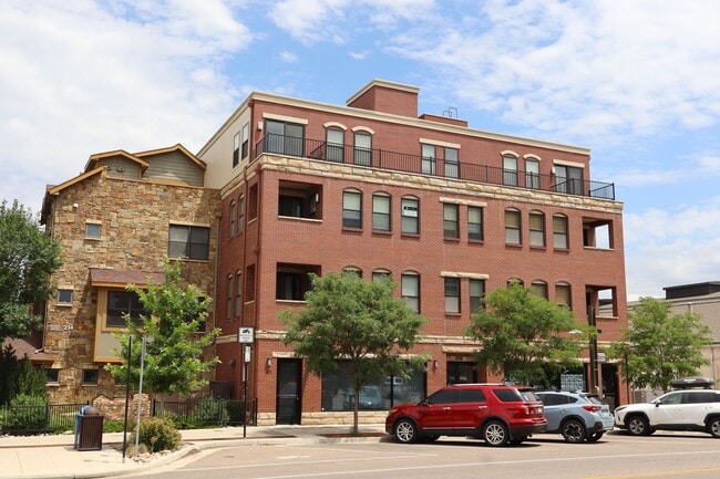 Primary Photo - Modern Condo Near Old Town Charm + $200 Mo...