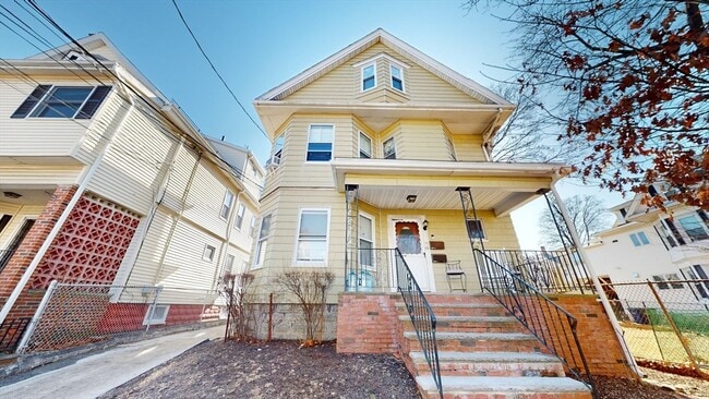 Building Photo - 70 Hudson St