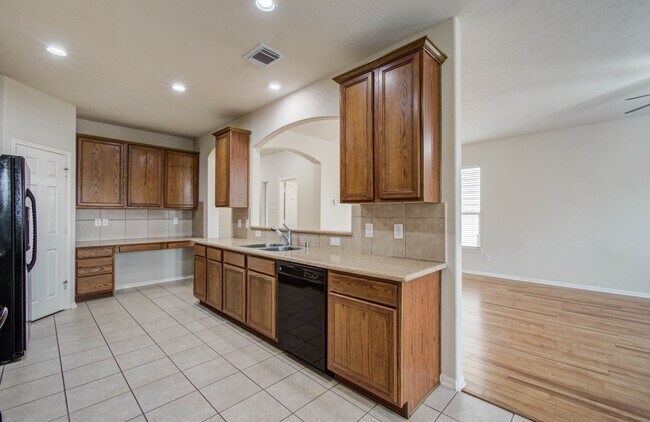 Building Photo - 14555 Gleaming Rose Dr