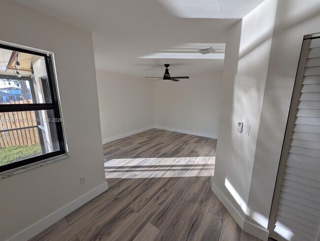 Building Photo - 640 SW 113th Terrace