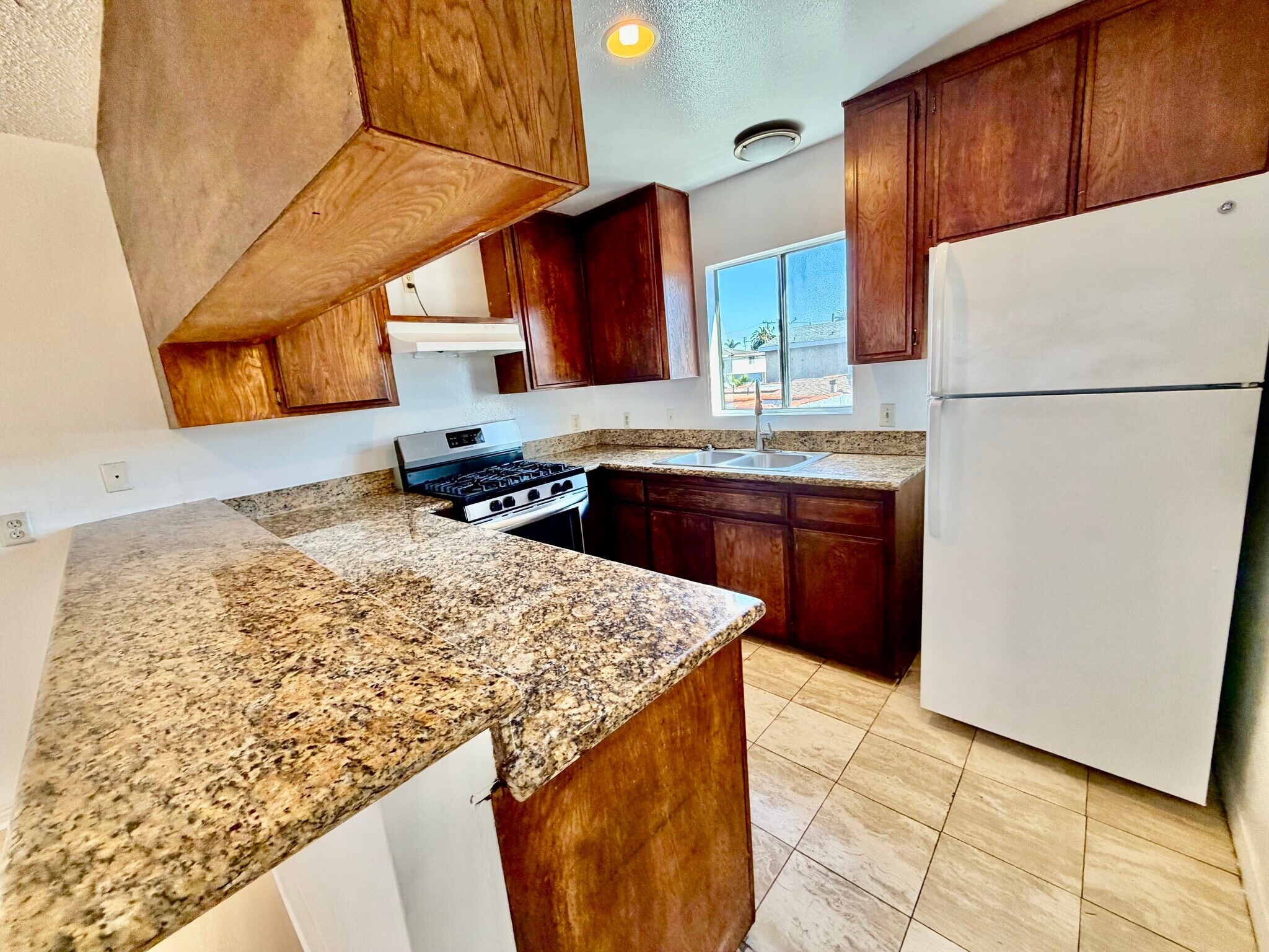 Building Photo - 4553 W 116th St