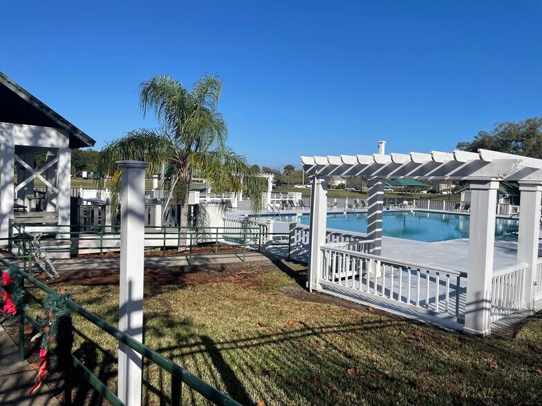 Building Photo - 1902 Ashmore Green Dr