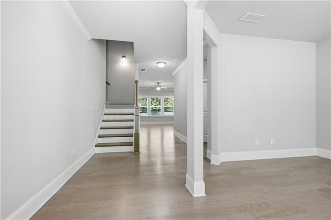 Building Photo - 781 Belerose Ln