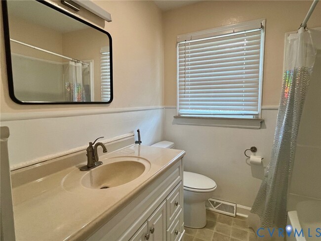 Building Photo - 3911 Sunburst Rd