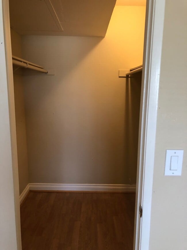 Building Photo - Near Parkway Plaza - 2 Bedrooms/2 Baths with Central Air Conditioning@ Sunterra