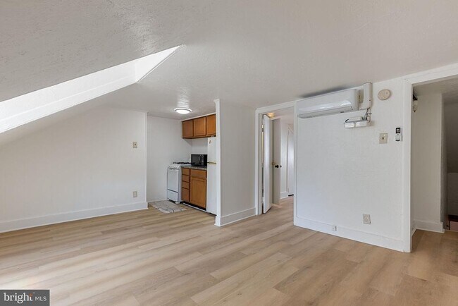 Building Photo - 1225 Spruce St