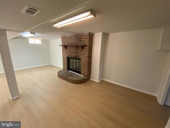 Building Photo - 311 Colby Cir